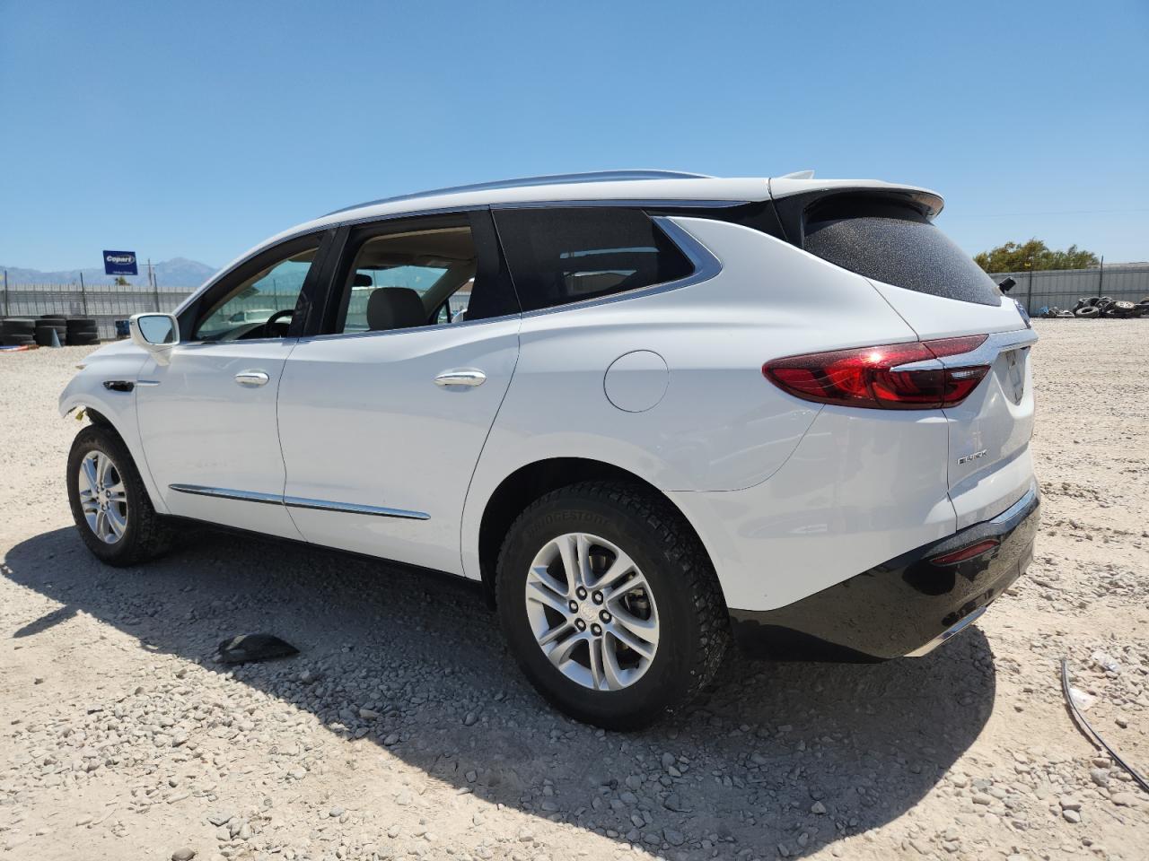 2018 Buick Enclave Essence - Image 2