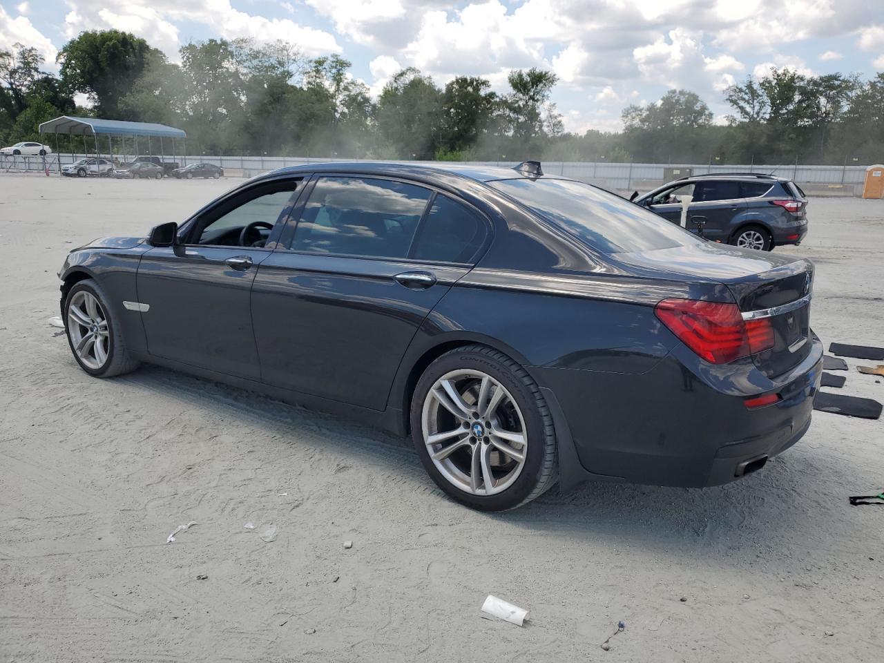 2013 BMW 750 Li - Фото 2