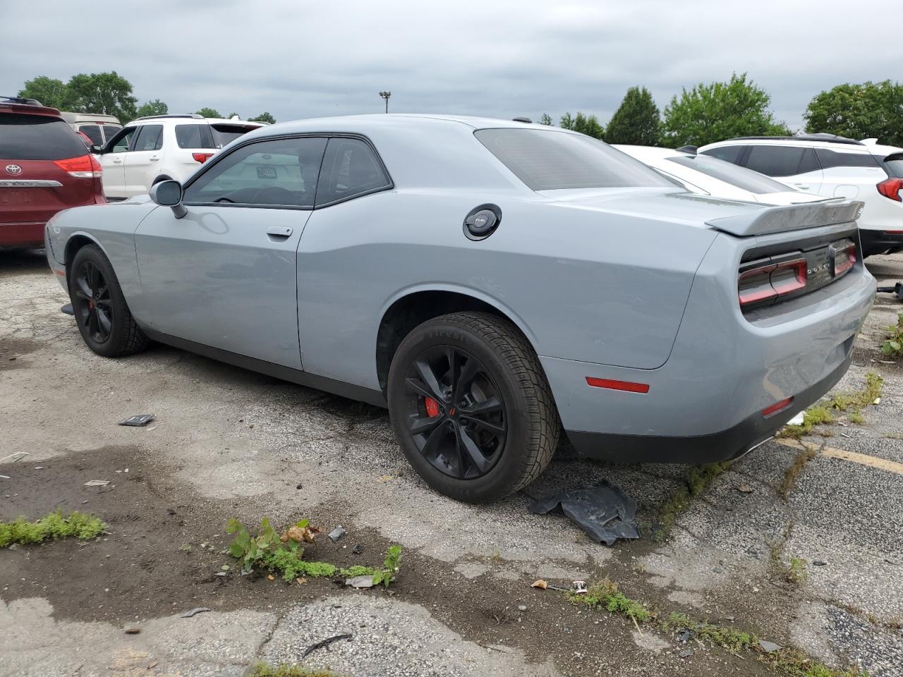 2021 Dodge Challenger Sxt - Фото 2