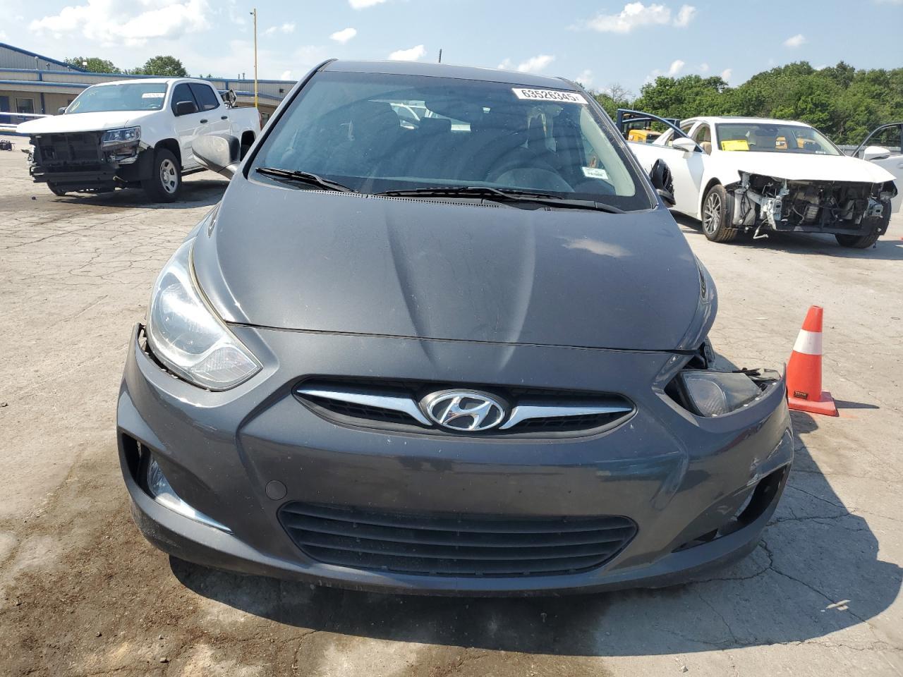 2013 Hyundai Accent Gls - Фото 5