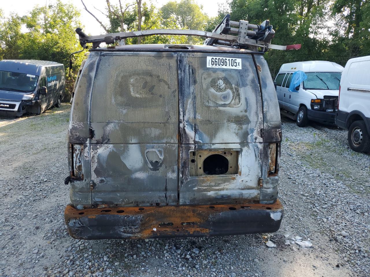 2012 Ford Econoline E250 Van - Фото 6