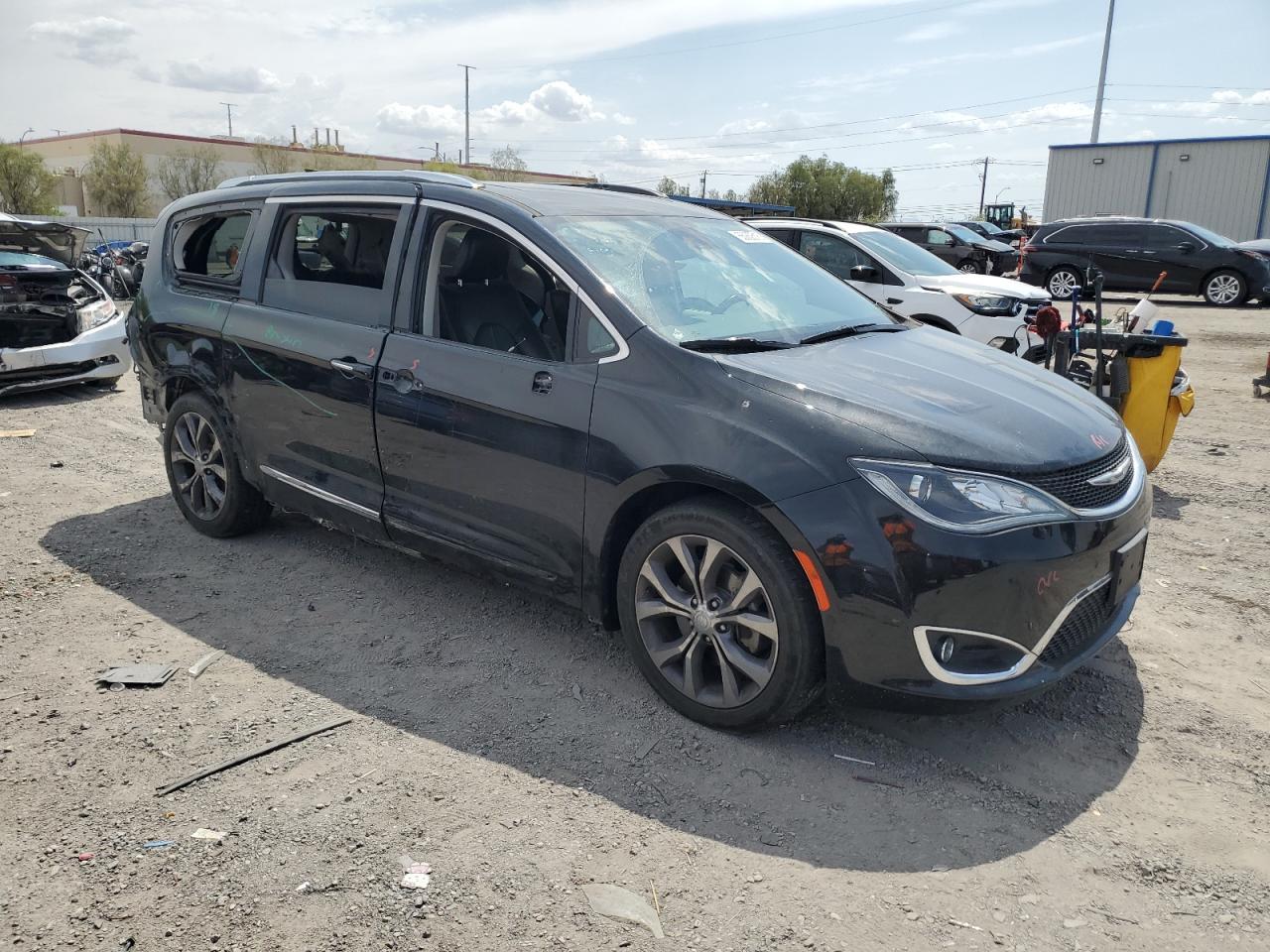 2017 Chrysler Pacifica Limited - Фото 4