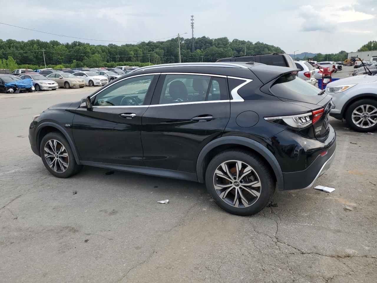 2017 Infiniti Qx30 Base - Фото 2