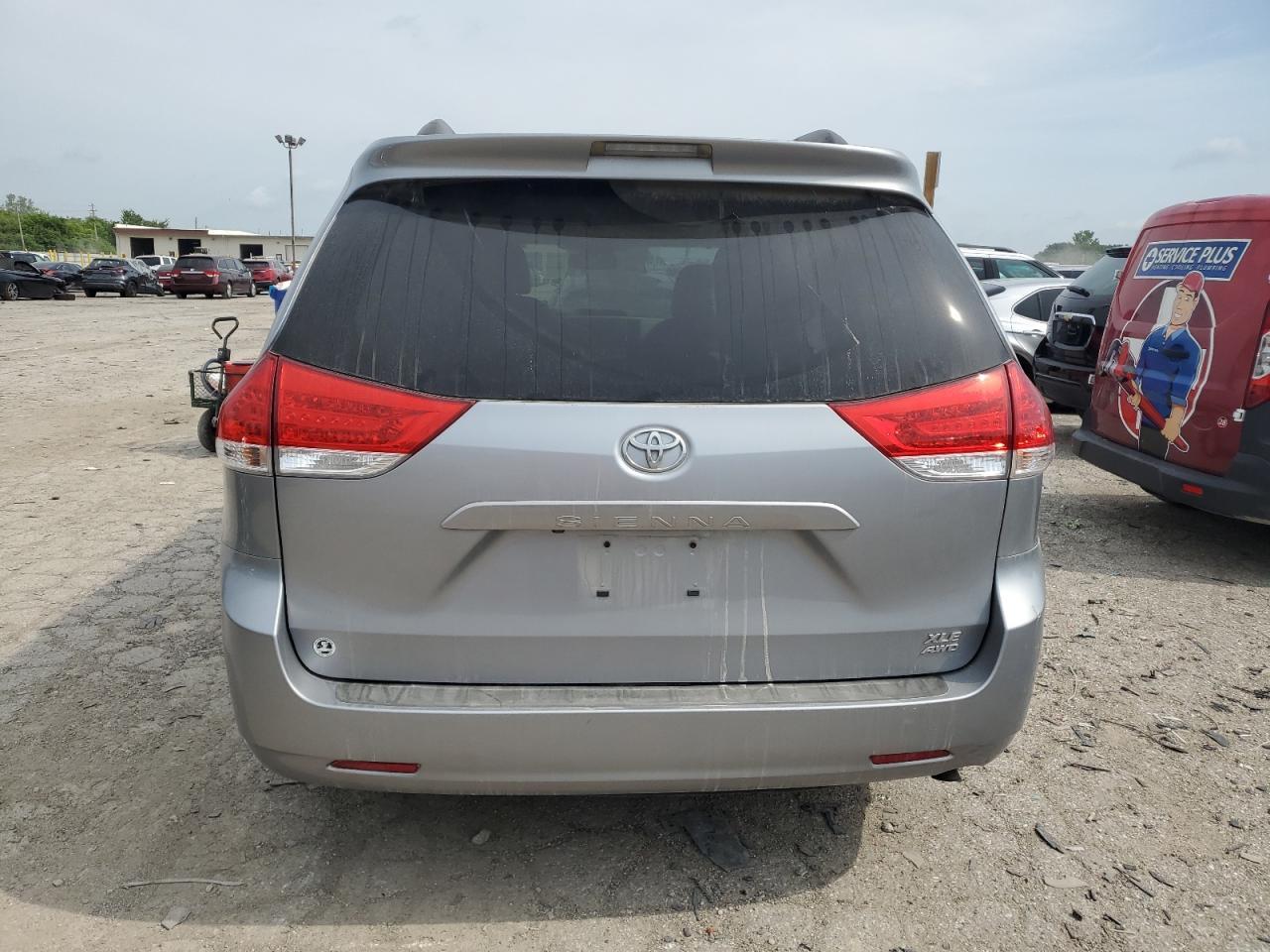 2012 Toyota Sienna Xle - Image 6