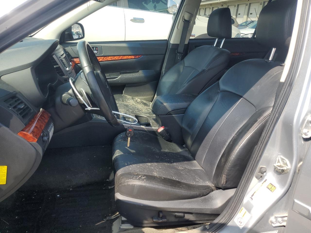 2012 Subaru Outback 3.6R Limited - Image 7