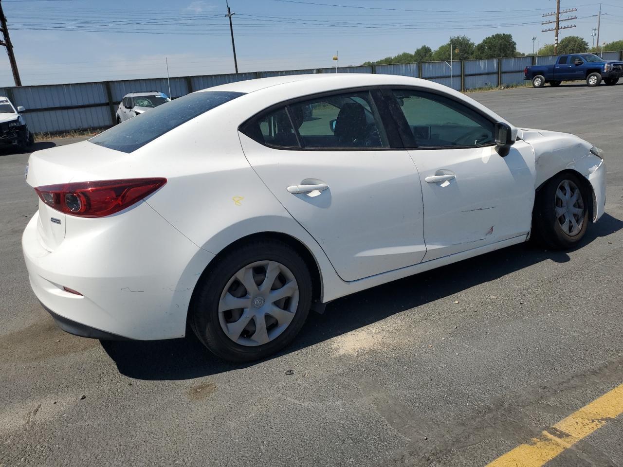 2015 Mazda 3 Sport - Image 3