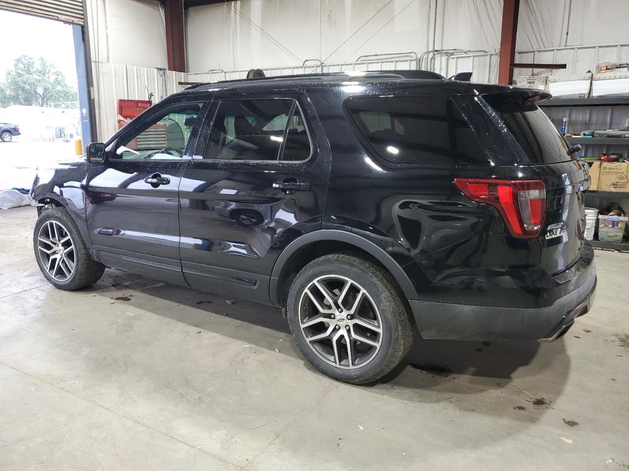 2017 Ford Explorer Sport - Фото 2