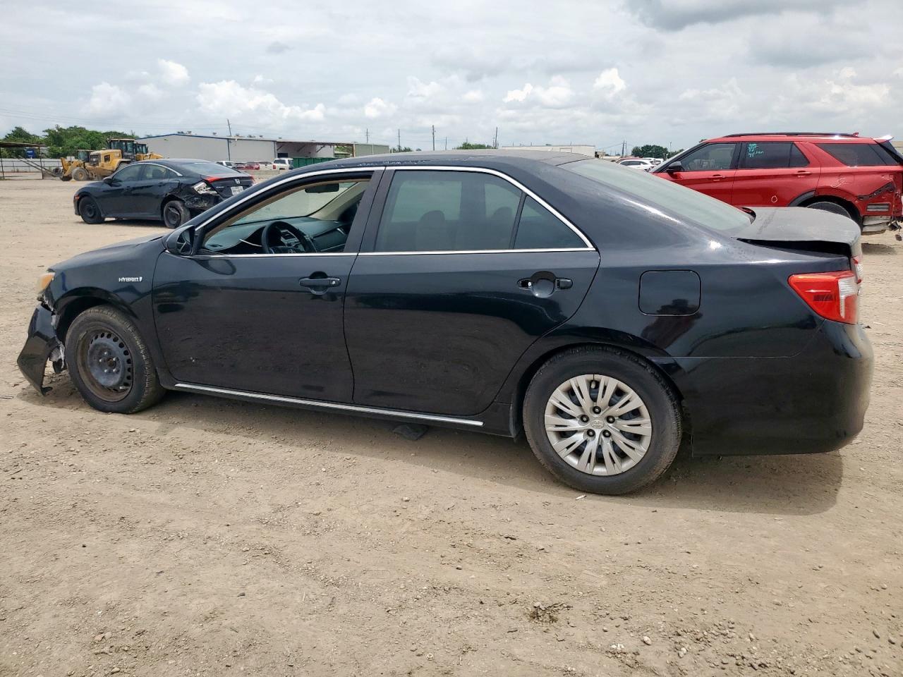 2013 Toyota Camry Hybrid - Image 2