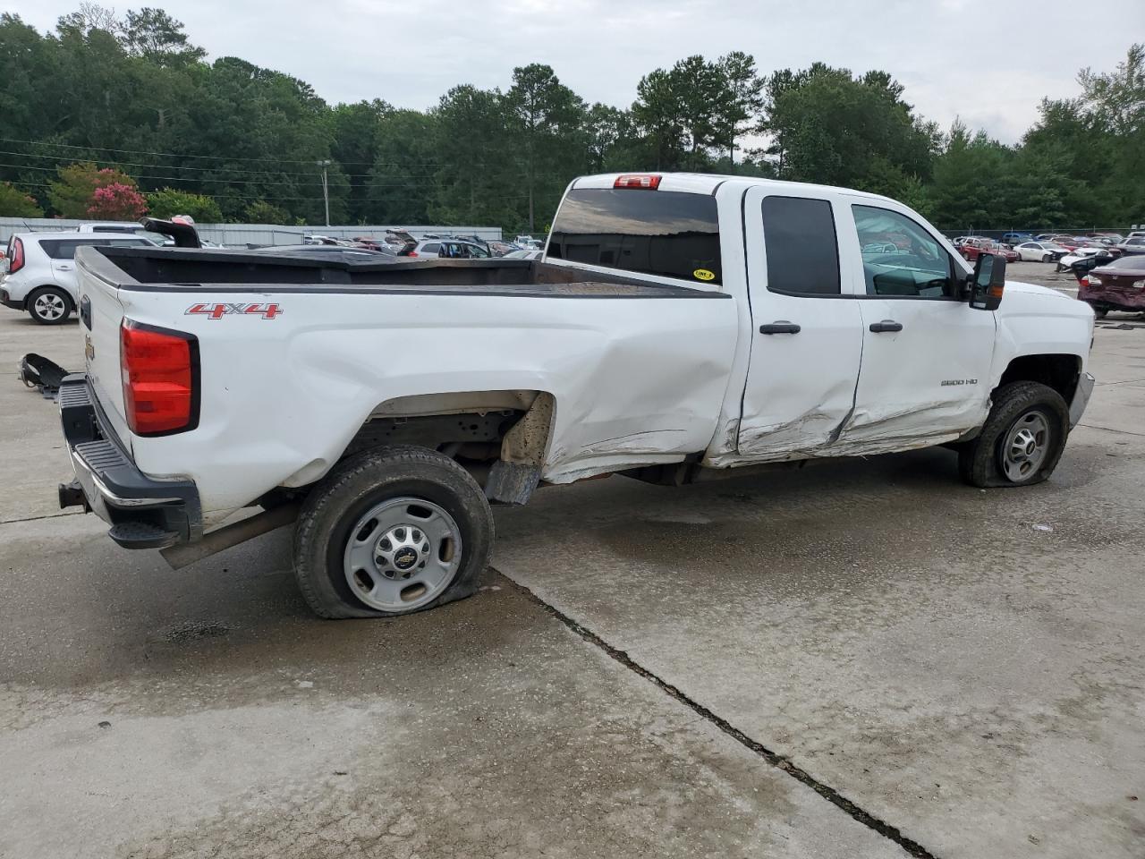 2016 Chevrolet Silverado K2500 Heavy Duty - Image 3