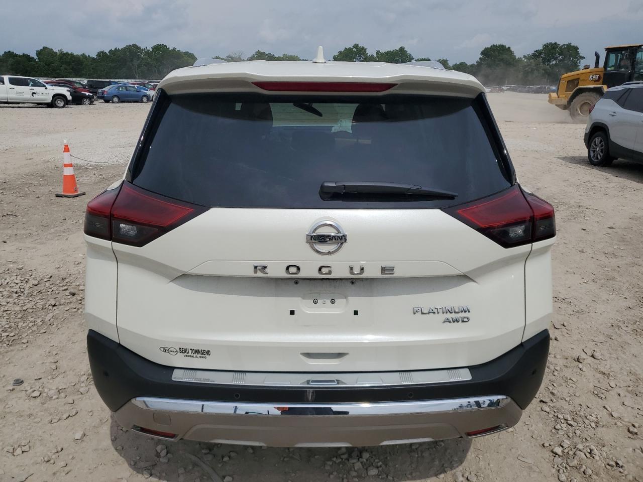 2021 Nissan Rogue Platinum - Image 6