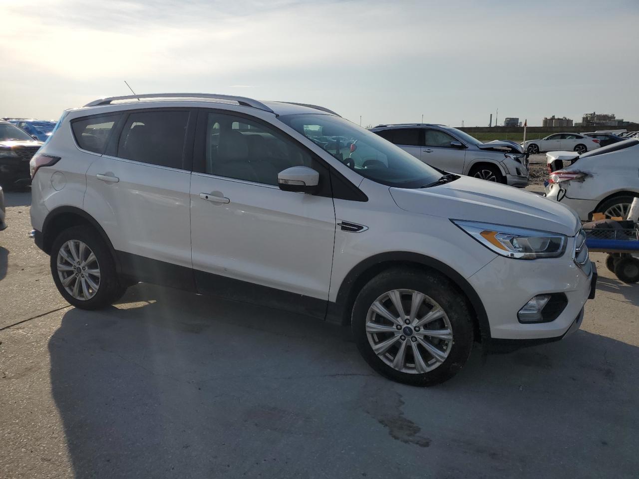 2017 Ford Escape Titanium - Фото 4