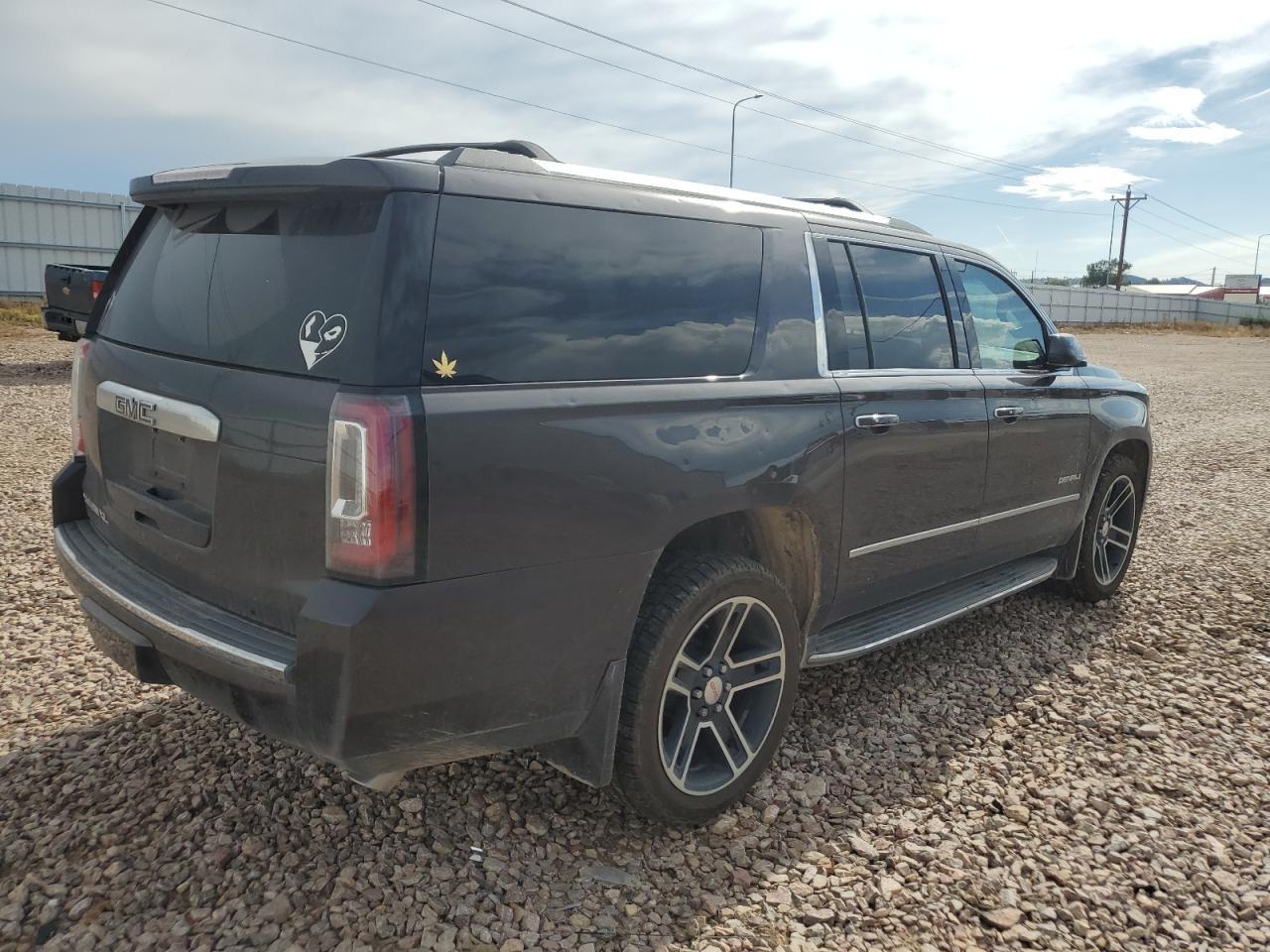 2017 GMC Yukon Xl Denali - Image 3
