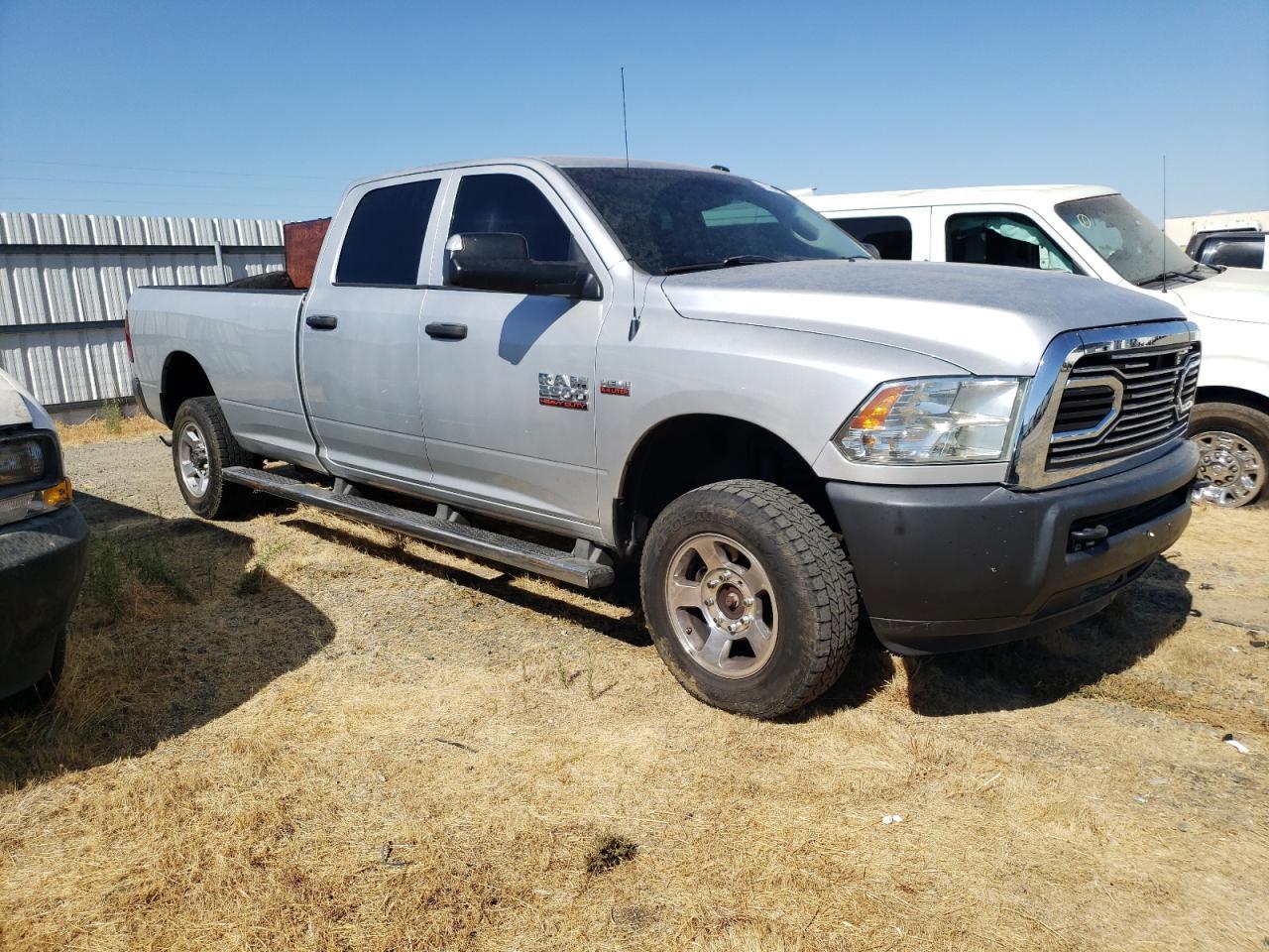 2014 Ram 2500 St - Image 4