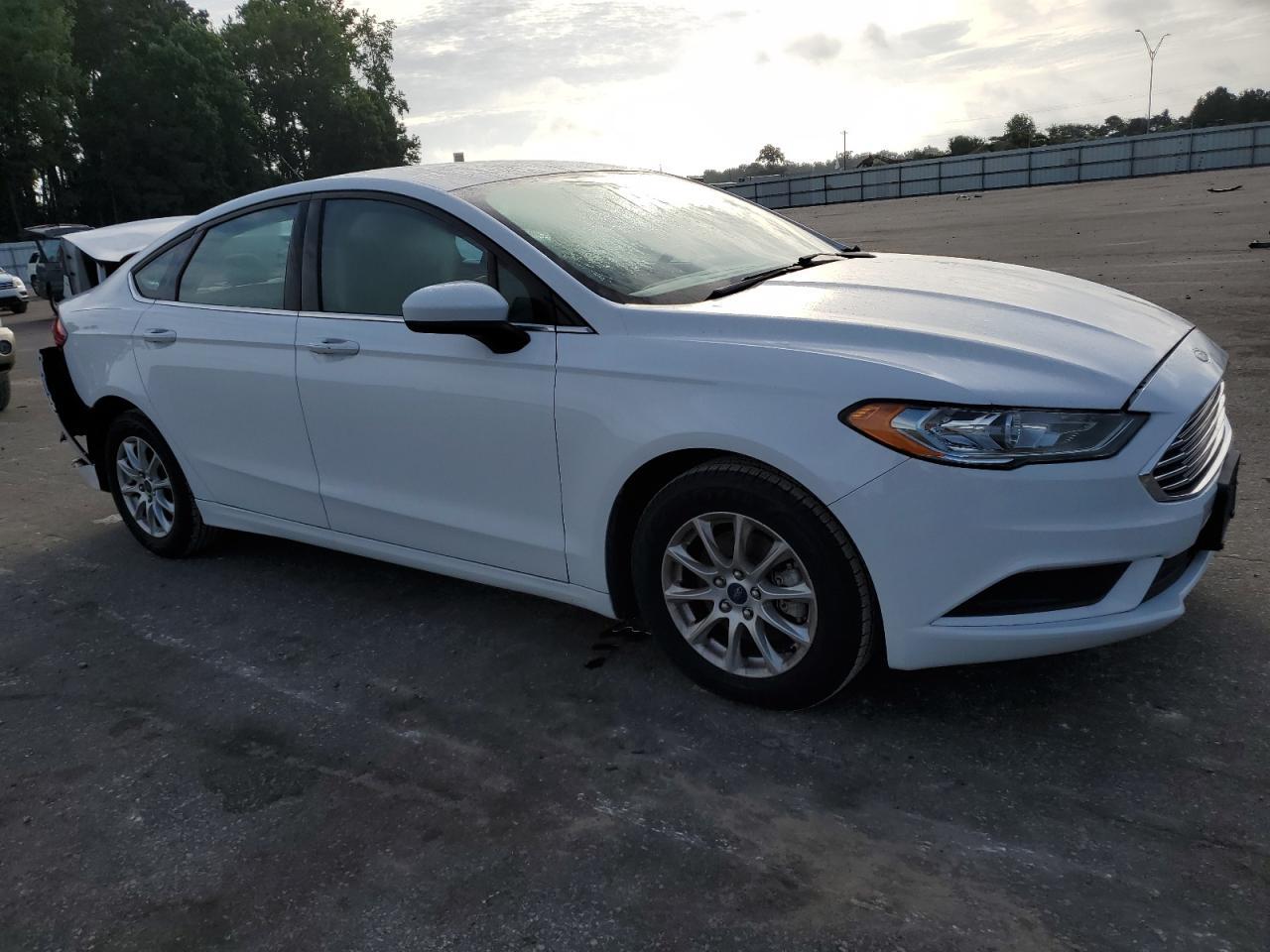 2017 Ford Fusion S - Image 4