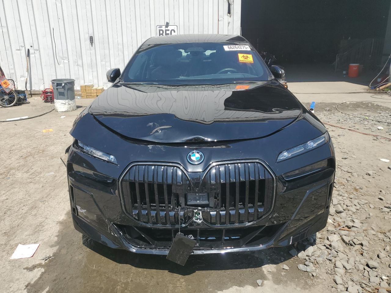 2024 BMW 750 Xe - Image 5
