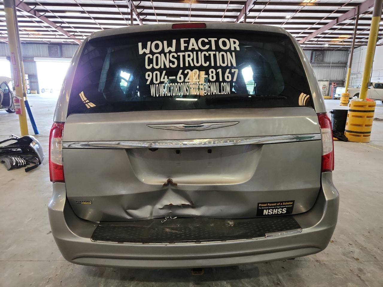 2016 Chrysler Town & Country Touring - Фото 6