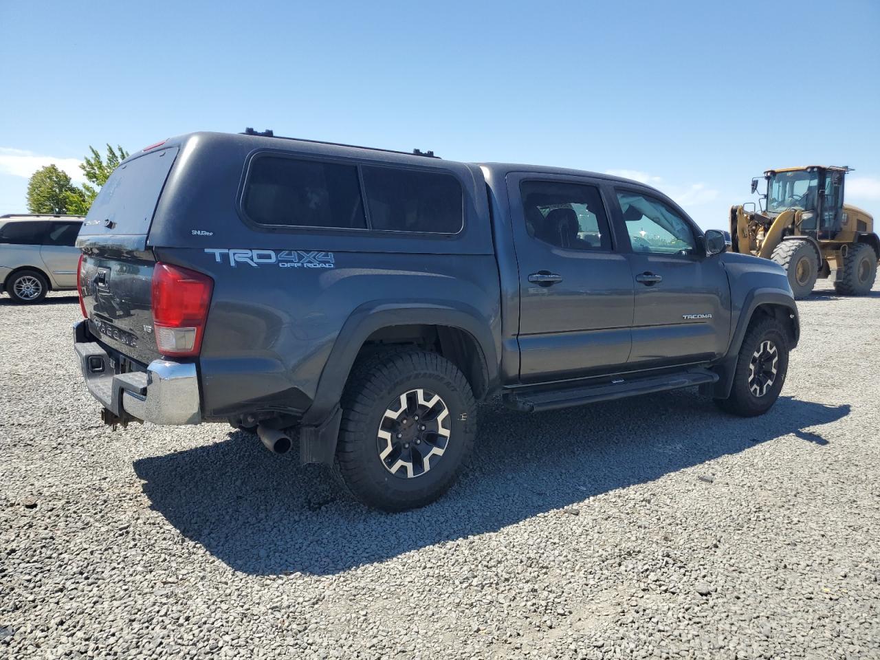 2016 Toyota Tacoma Double Cab - Image 3