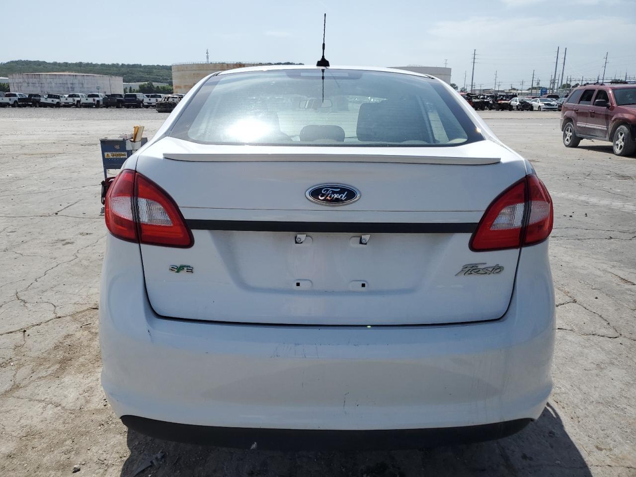 2011 Ford Fiesta Se - Фото 6