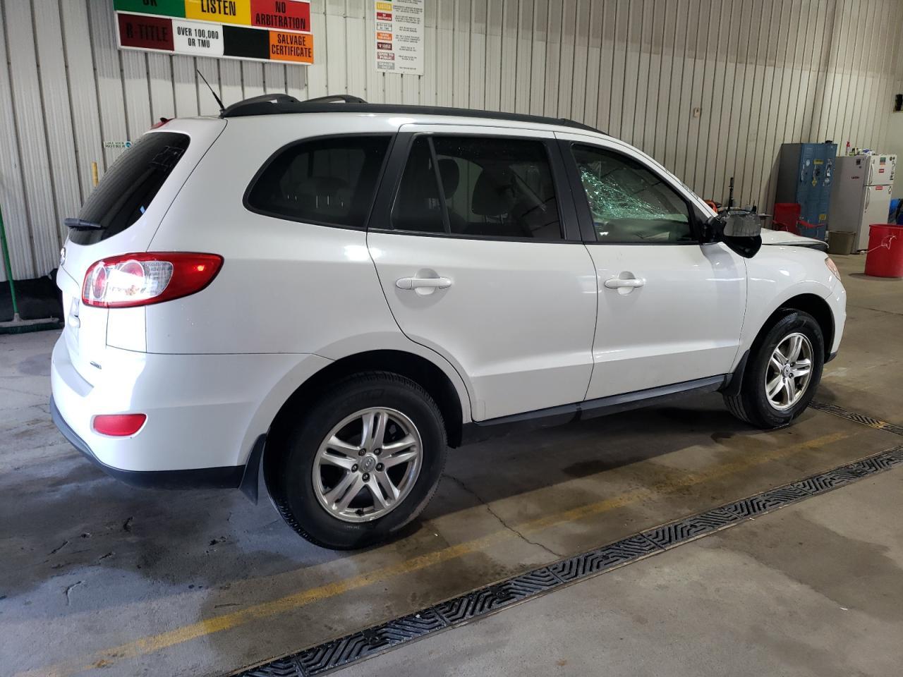 2012 Hyundai Santa Fe Gls - Image 3