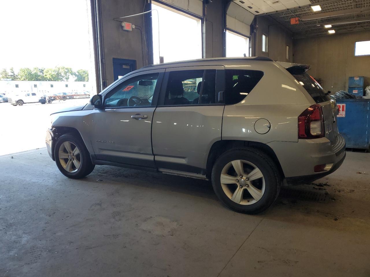 2016 Jeep Compass Sport - Фото 2