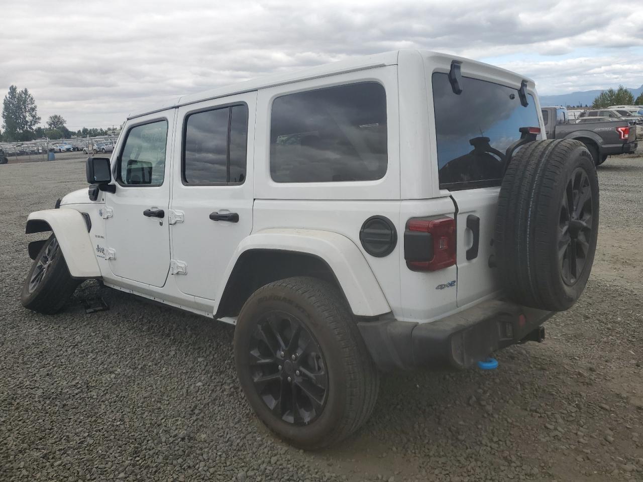 2024 Jeep Wrangler Sahara 4Xe - Image 2