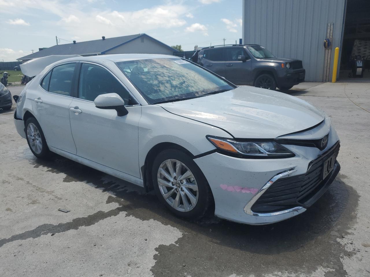 2023 Toyota Camry Le - Фото 4
