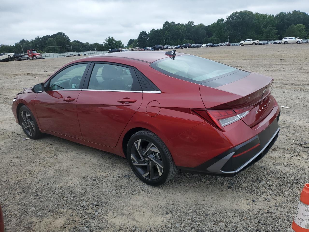 2024 Hyundai Elantra Sel - Image 2