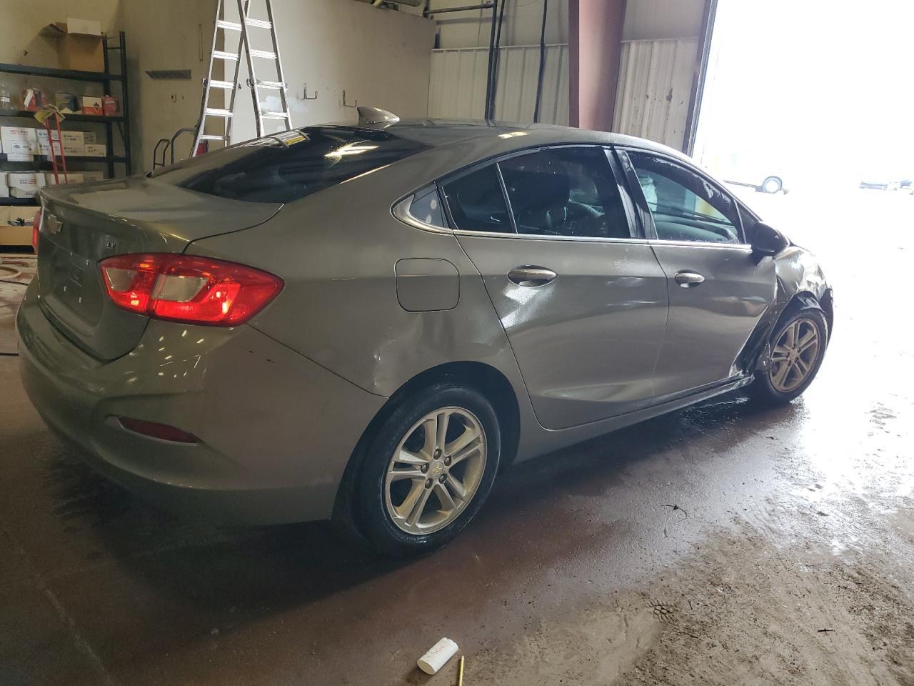 2017 Chevrolet Cruze Lt - Фото 3