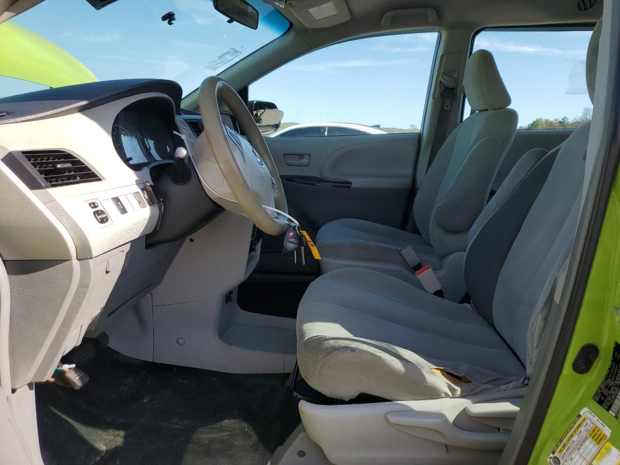 2014 Toyota Sienna - Фото 7
