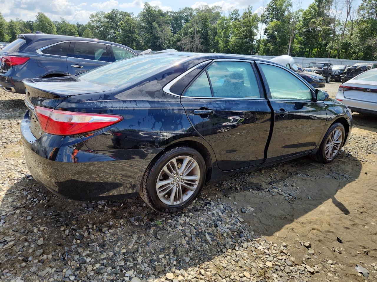 2017 Toyota Camry Le - Фото 3