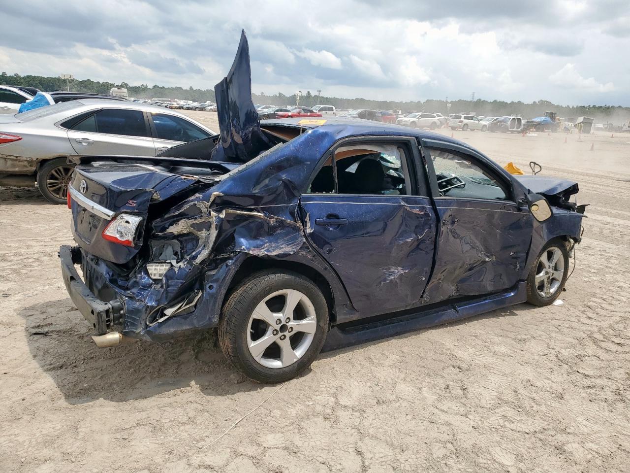 2013 Toyota Corolla Base - Фото 3