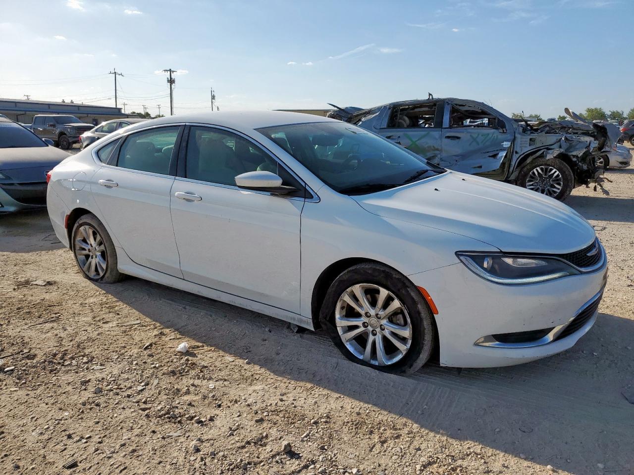 2015 Chrysler 200 Limited - Фото 4