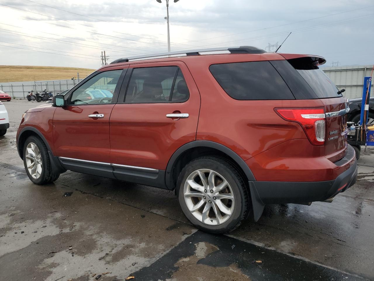 2014 Ford Explorer Limited - Image 2