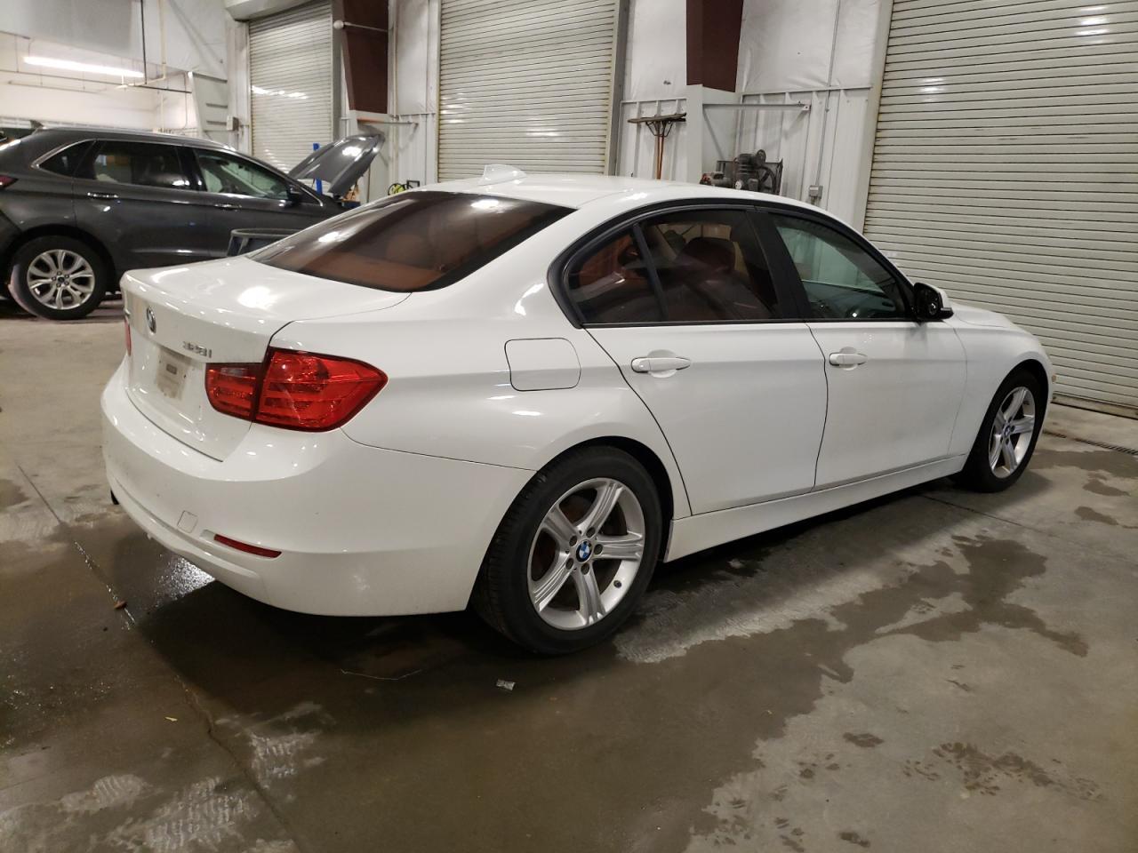 2013 BMW 328 Xi - Image 3