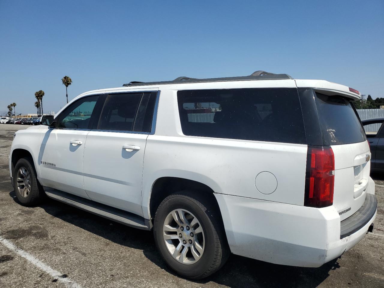 2015 Chevrolet Suburban C1500 Lt - Фото 2