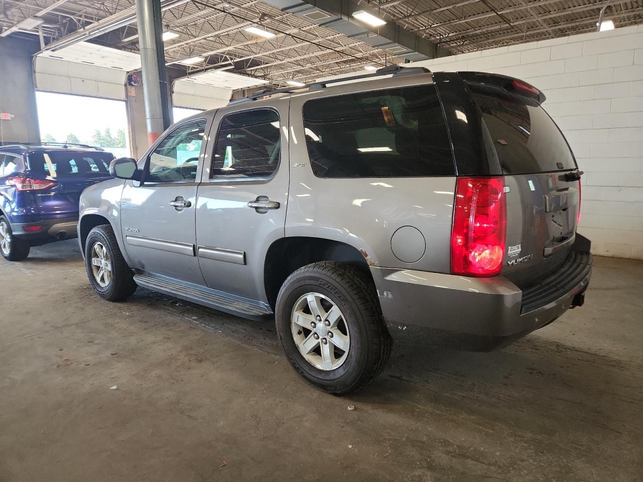 2014 GMC Yukon Slt - Image 2