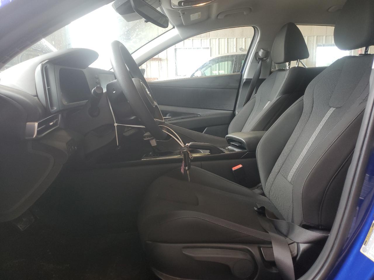 2025 Hyundai Elantra Se - Image 7