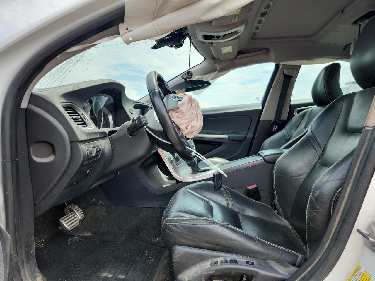 2017 Volvo S60 Dynamic - Image 7