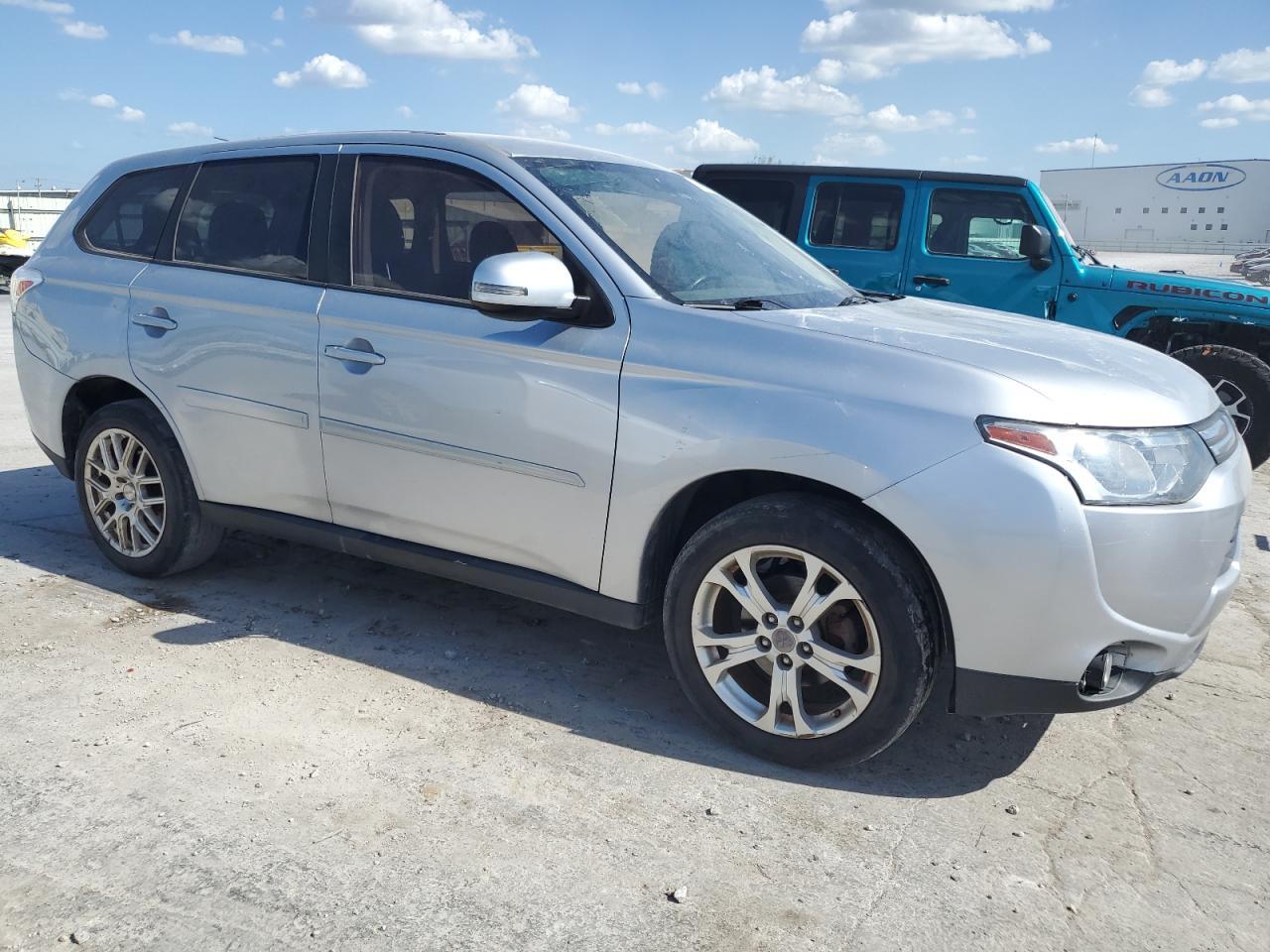2014 Mitsubishi Outlander Se - Фото 4