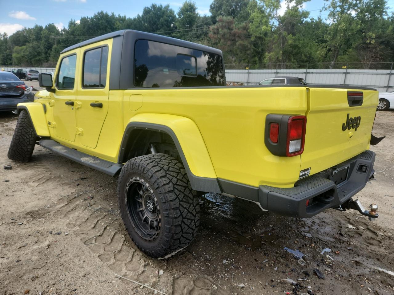 2023 Jeep Gladiator Sport - Image 2