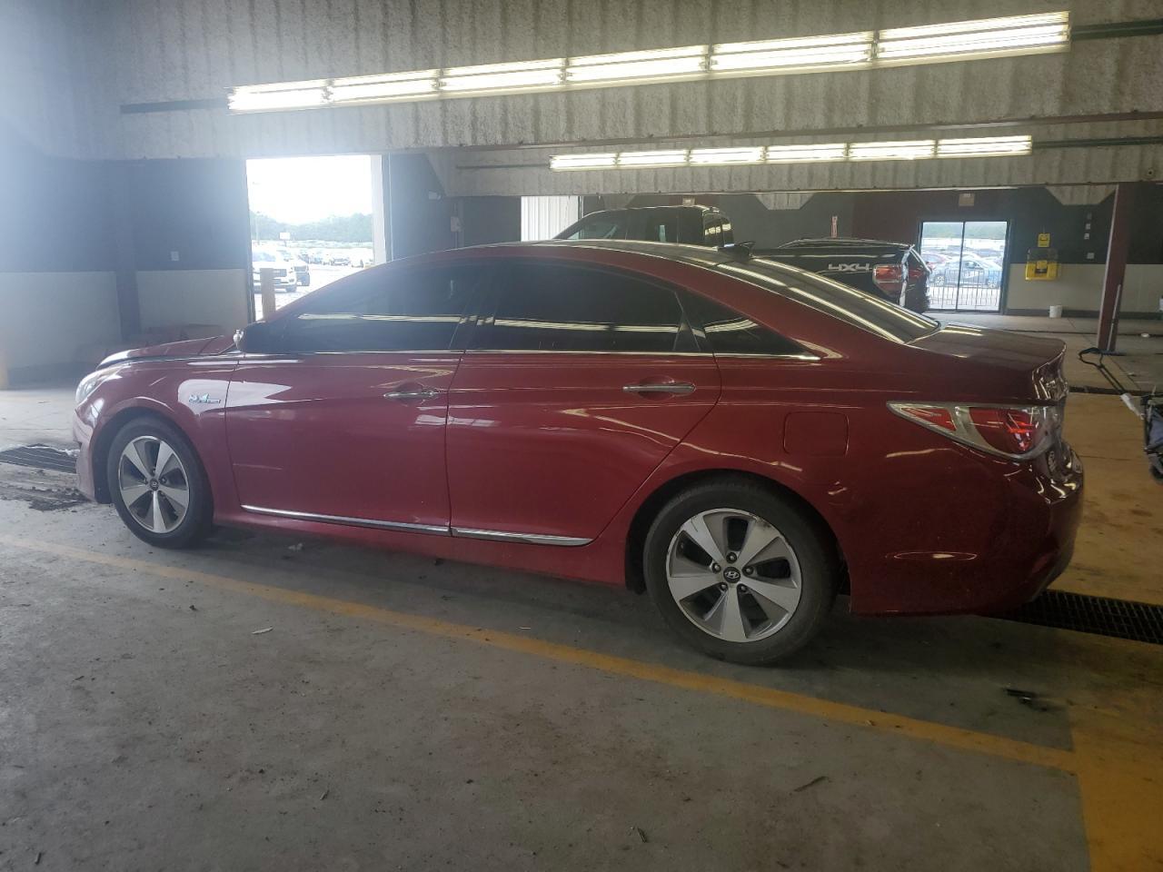 2012 Hyundai Sonata Hybrid - Image 2