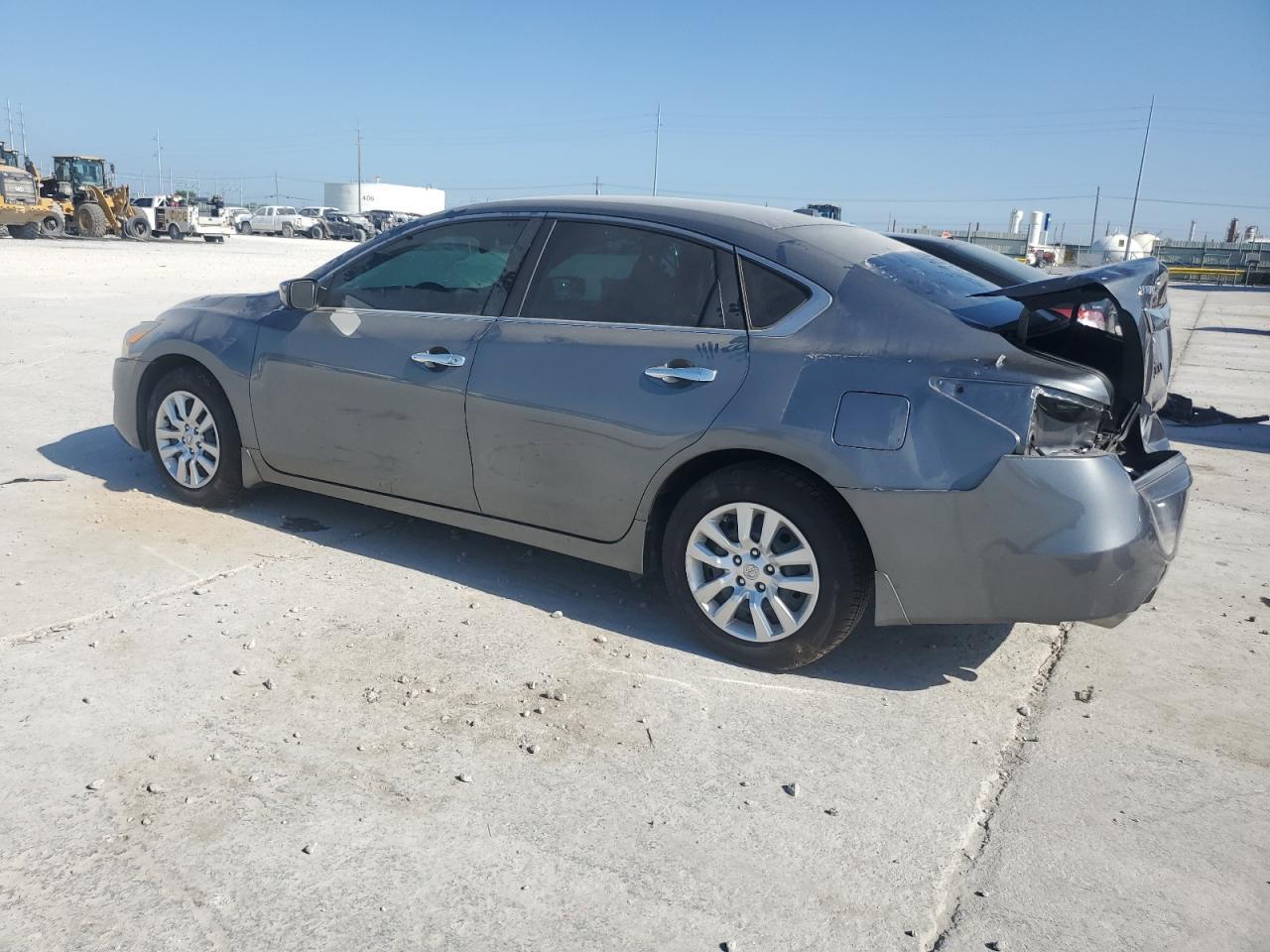 2015 Nissan Altima 2.5 - Фото 2