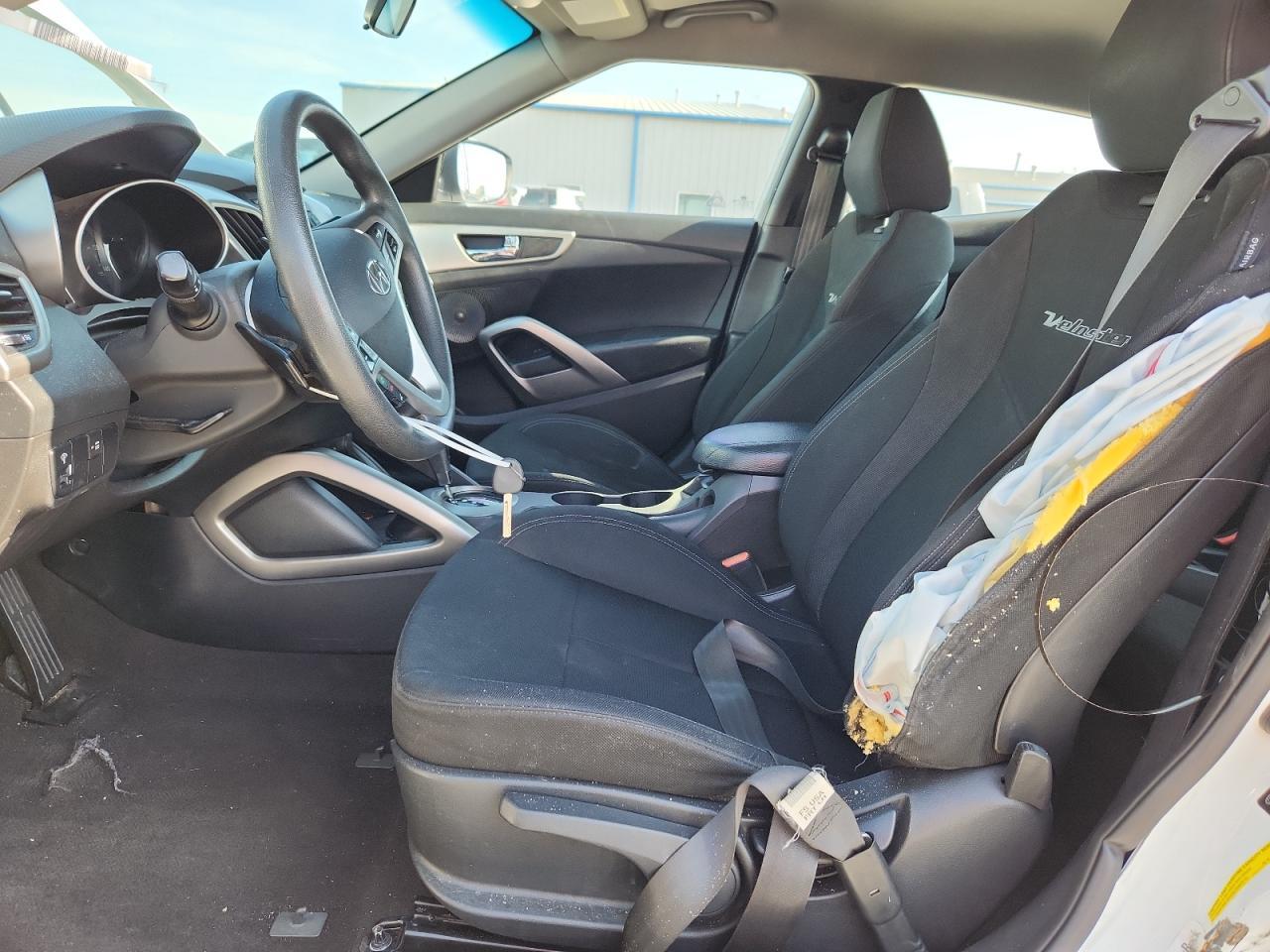 2016 Hyundai Veloster - Фото 7