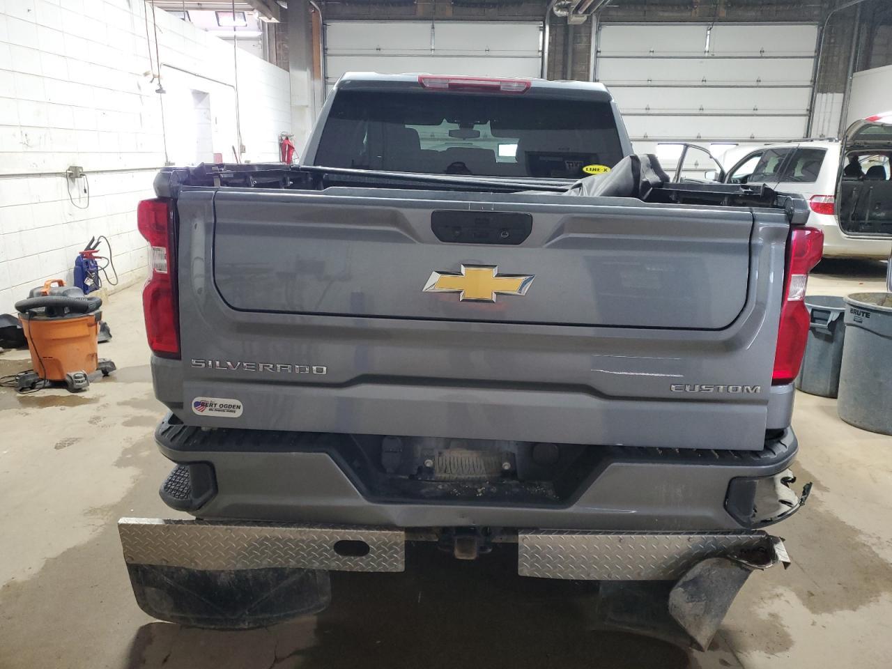 2022 Chevrolet Silverado Ltd C1500 Custom - Фото 6