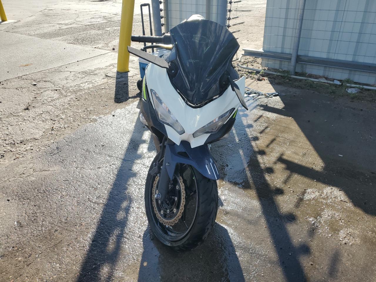 2022 Kawasaki Ex400 - Фото 2