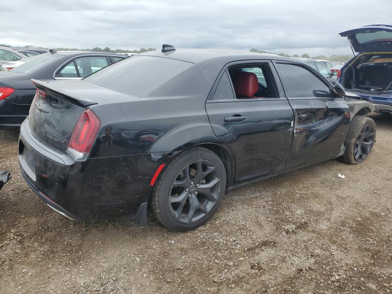 2021 Chrysler 300 S - Фото 3