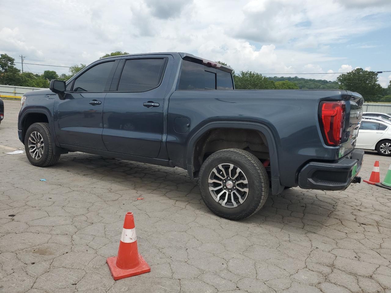 2021 GMC Sierra K1500 At4 - Фото 2