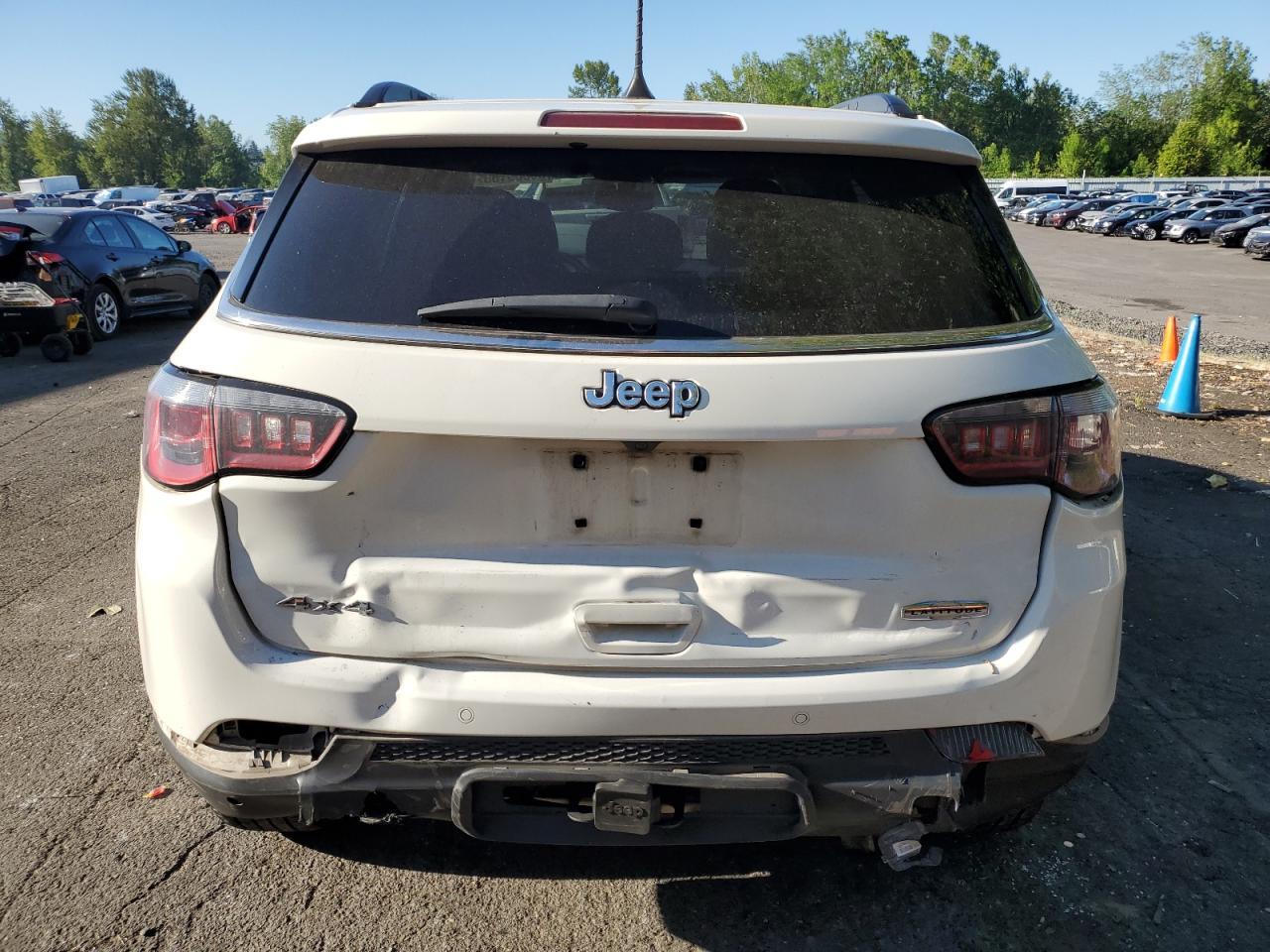 2017 Jeep Compass Latitude - Image 6