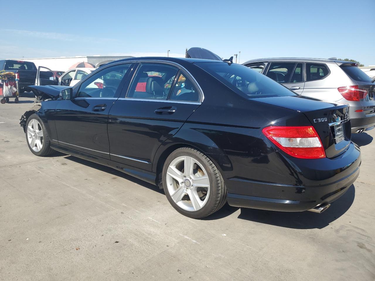 2011 Mercedes-Benz C 300 - Фото 2