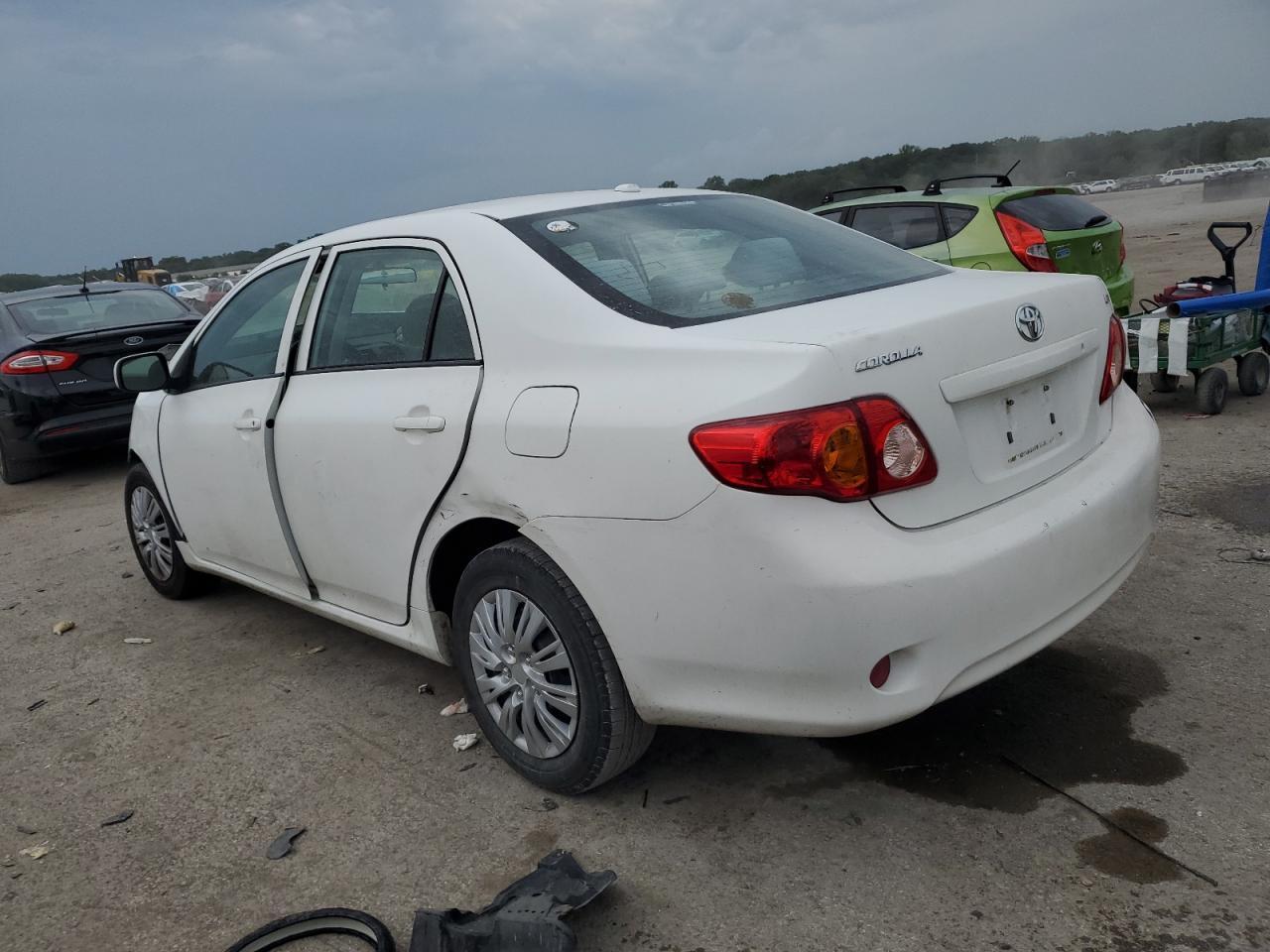 2010 Toyota Corolla Base - Фото 2